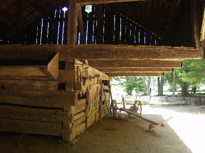 Cantilever barn